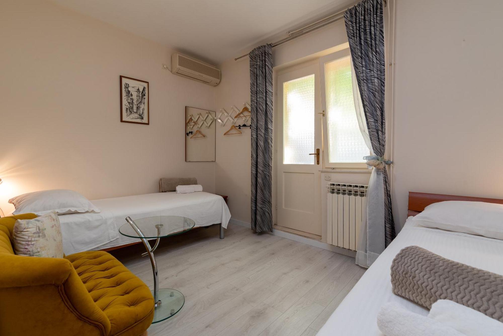 Guest House Bakica Trogir Extérieur photo